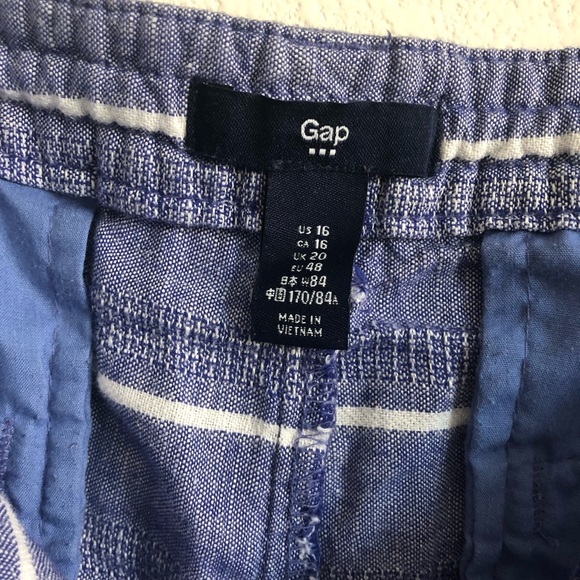 SOLD GAP Drawstring Shorts - Picture 3 of 4